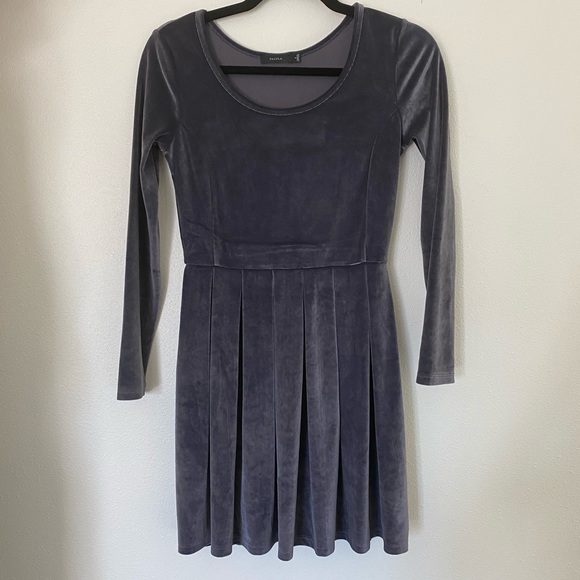 aritzia velvet dress